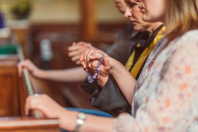 Šie rožinio slėpiniai atveria tikrą maldos gylį